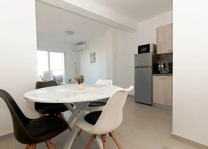 Nika Patricia Lejlighed