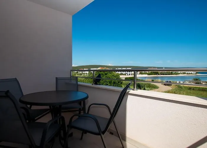 Nika Patricia Lejlighed *